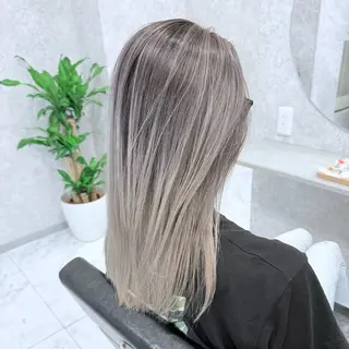 セミロング カラー 🌈派手髪ハイトーン 🌈鈴木亮太🌈のヘアスタイル