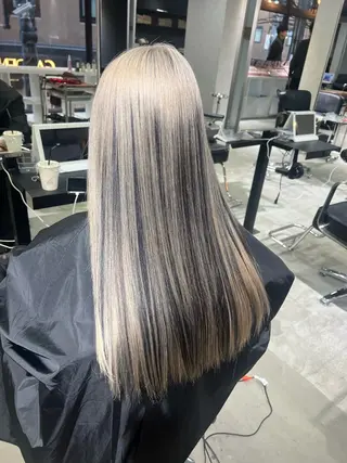 ロング カラー デザインカラー/ハイ トーン/konomiのヘアスタイル