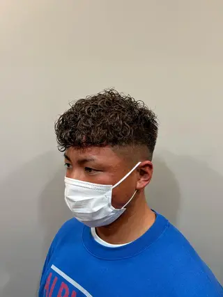 カラー パーマ メンズ こじま しょういちのヘアスタイル