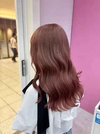 ロング カラー 伊藤 綾のヘアスタイル