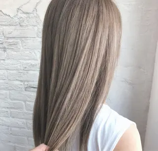 ロング カラー LaNA 佐藤なおのヘアスタイル