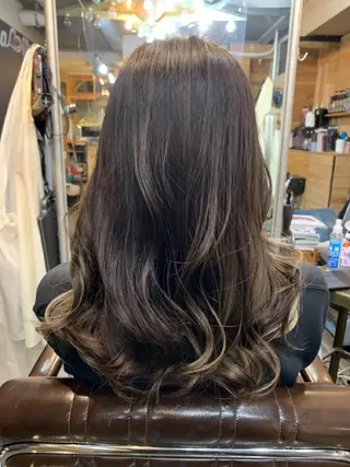 ロング カラー koahair design所属・ヨッ シーのヘアスタイル