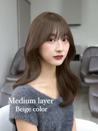 セミロング カラー Aura所属・丸山 心 / 艶カラーのヘアスタイル