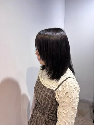 ミディアム 阿部 史奈のヘアスタイル
