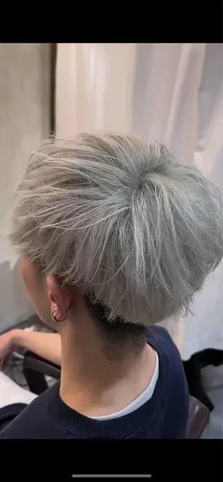 ショート メンズ 心斎橋バレイヤージュ 小林勝貴のヘアスタイル