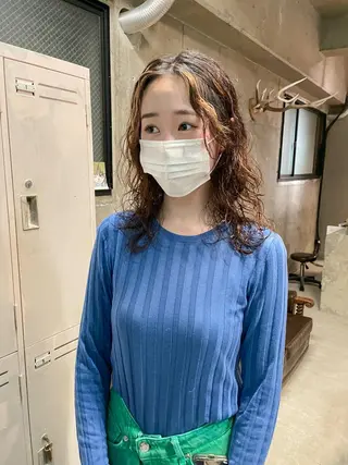 セミロング パーマ パーマ/レイヤー 岩山丈一郎のヘアスタイル