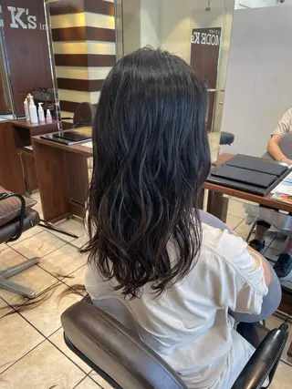 ロング 桑田 新菜のヘアスタイル