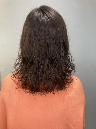 ミディアム パーマ 🌈割れない顔周り 中村隆寛のヘアスタイル