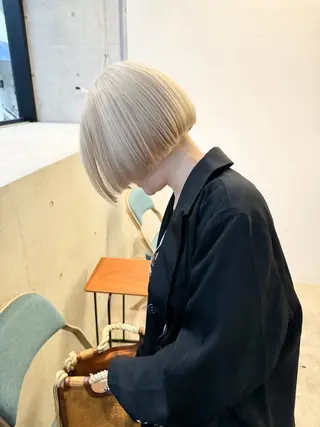 ショート カラー ヘアアレンジ ミニボブ/ブリーチ 🌈MISATOのヘアスタイル