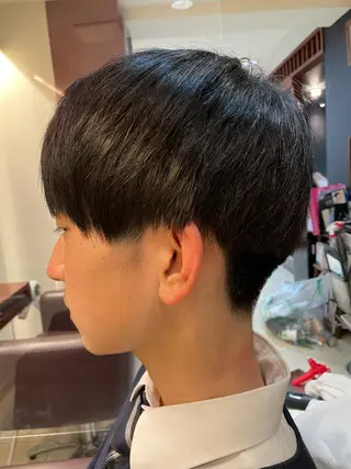 ショート こすげひろと カラー講師のヘアスタイル
