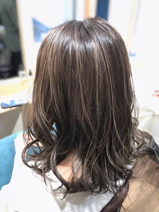 セミロング カラー 浦山 和之のヘアスタイル