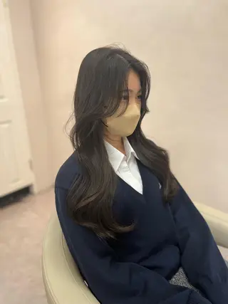 ロング 韓国ヘア レイヤーカットのヘアスタイル