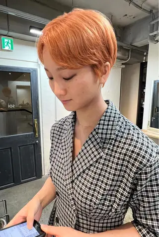 ショート カラー パーマ ヘアアレンジ ネイル 東のりか/ハイトーン ブリーチカラー/ボブのヘアスタイル