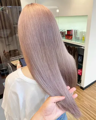 ロング カラー ANKH CROSS 新宿店所属・色ムラ修正の神様 新宿ハイトーンかすみのヘアスタイル