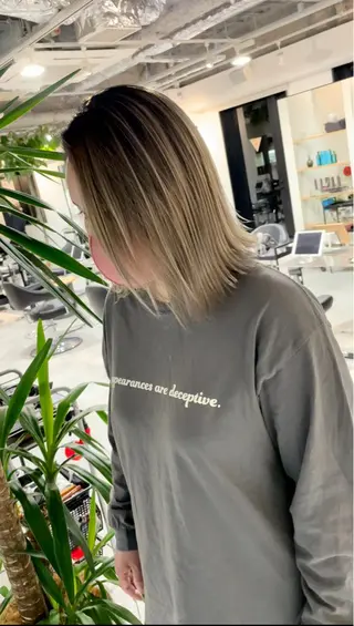 ミディアム 神戸でブリーチなら puty/レイヤーのヘアスタイル