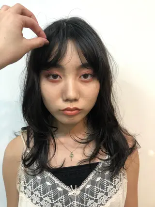 ミディアム カラー 桑原 菜摘のヘアスタイル