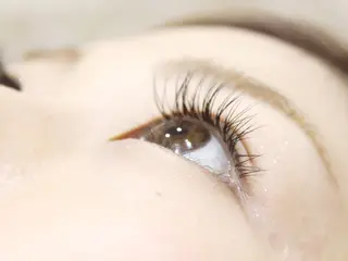 マツエク・マツパ salon Nana所属・Iwata Mikiのネイルデザイン