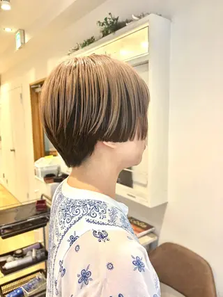 ショート カラー 新井 彩斗EIGHT新宿のヘアスタイル