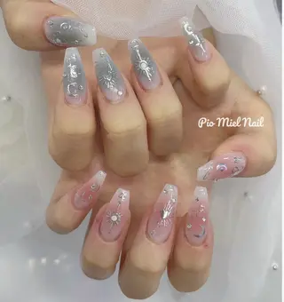 ミディアム Pio Mielのネイルデザイン