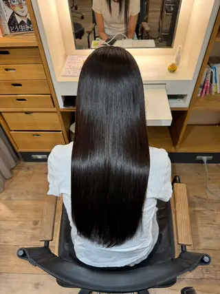 セミロング afloatkobe所属・美髪/髪質改善 川口凌弥のヘアスタイル