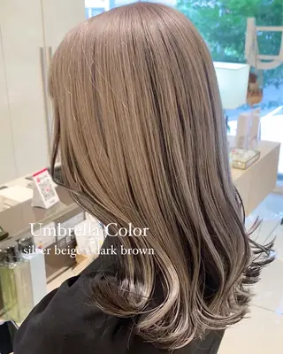 ミディアム 赤みオフの透明感職人 /ケア重視の美髪施術のヘアスタイル