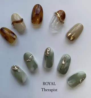 ネイル 【尾下】 ロイヤル•セラピストのネイルデザイン