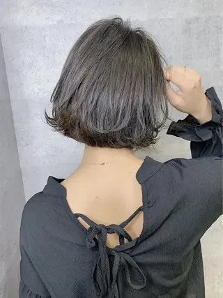 ミディアム アンダーバーホワイト 堺東店のヘアスタイル