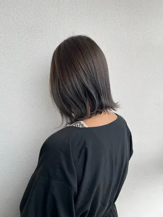 ミディアム 廣岡 采音のヘアスタイル