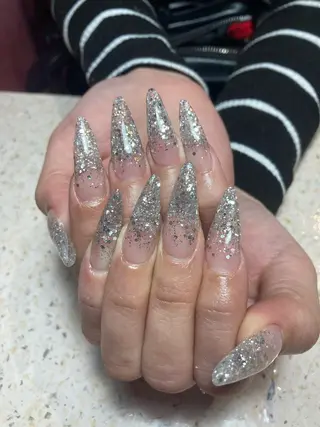 ネイル キラキラ オメメのネイルデザイン