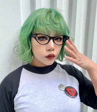 ミディアム カラー direction所属・派手髪デザインカラー ヒロカのヘアスタイル