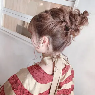 セミロング カレンダー 弁天町Tomoのヘアスタイル