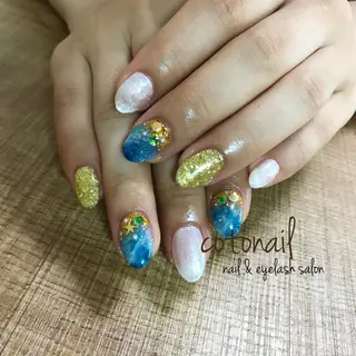 ミディアム ネイル ツメトマツゲ .のネイルデザイン