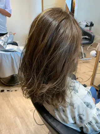 ミディアム カラー 大久保 隆蔵のヘアスタイル