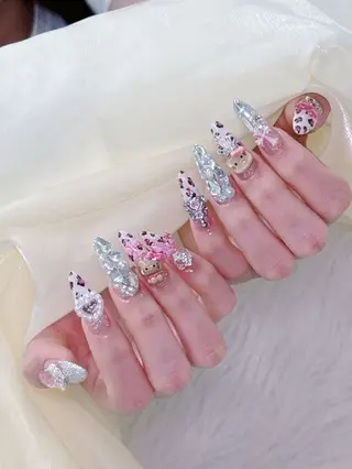 ネイル グロー ネイルのネイルデザイン