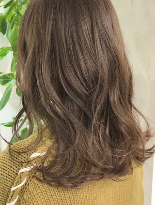 セミロング 韓国ヘア×ハイトーン AYA💫のヘアスタイル