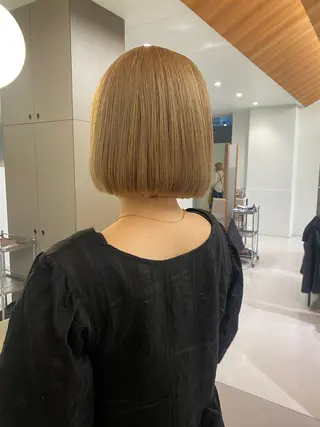 ショート カラー 高発色ブリーチ/ ハイレイヤー🪽aiのヘアスタイル