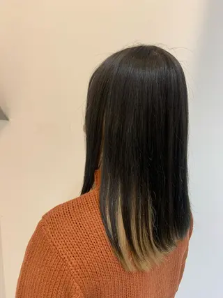 ミディアム カラー 西崎 満里奈のヘアスタイル