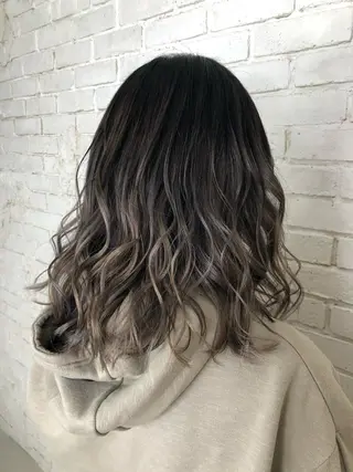 ミディアム eL HAIR SALON なんば店所属・ブリーチカラー特化 /焼田貴明のヘアスタイル