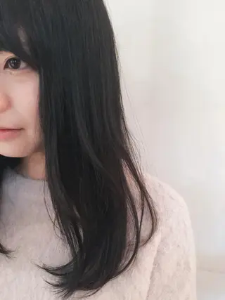 ミディアム セミロング カラー conne& ririのヘアスタイル