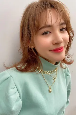 ミディアム カラー 小田 莉加子のヘアスタイル