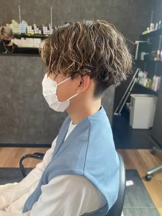 ショート パーマ メンズ 矢部 萌深のヘアスタイル