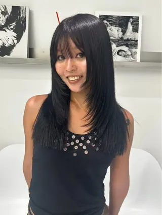 カラー レイヤー／マツエク 💋𝑨𝑵𝑵𝑨のヘアスタイル