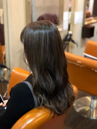 ロング カラー 是枝 さくらのヘアスタイル