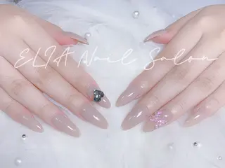 ネイル ELIA所属・NA naのネイルデザイン