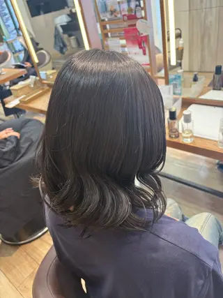 ミディアム カラー 橋本 紗衣のヘアスタイル