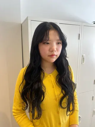 ロング カラー 凜 (りん)のヘアスタイル