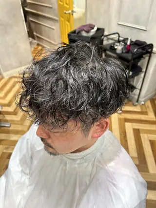 パーマ ナルミ ケイスケのヘアスタイル