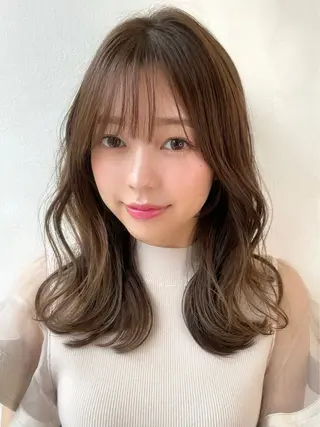 ミディアム カラー ヘアアレンジ fumika🎀 韓国ヘア×ベージュのヘアスタイル