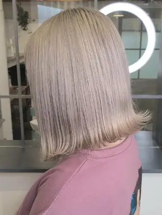 ショート カラー ブリーチカラー🌈 嘉名 真樹のヘアスタイル