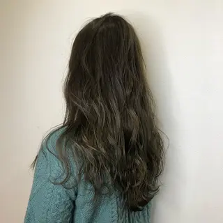 ロング カラー VIEWユリナ メイク/ カットのヘアスタイル